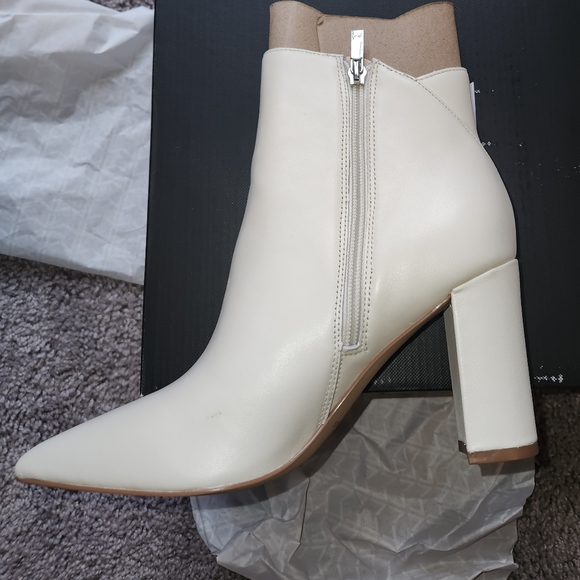 Marc Fisher Ulani Pointy Toe Bootie Sz 8 - Picture 4 of 4